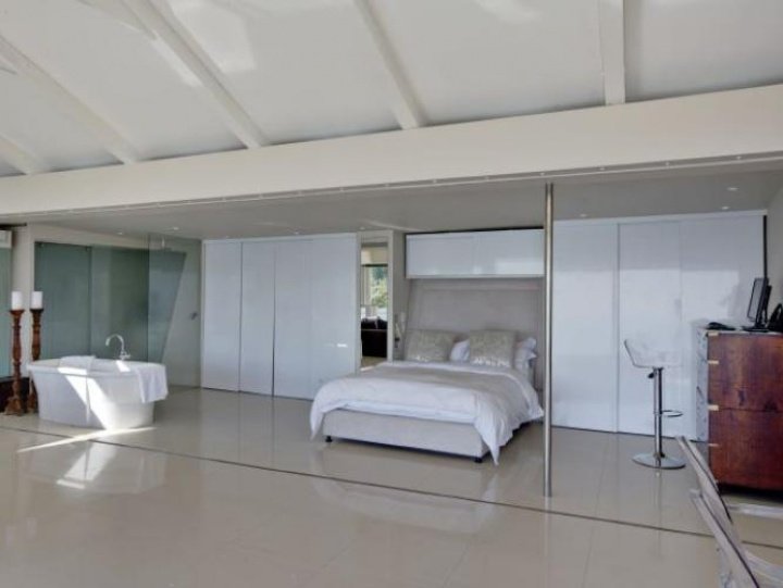 To Let 4 Bedroom Property for Rent in Clifton Western Cape